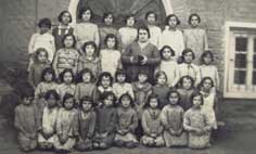 Escuela de Niñas de Tamariz
                  (aprox. 1935)